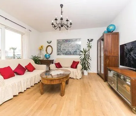 Wisteria Apartment Kastela